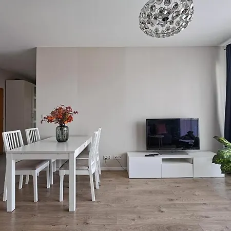 Urban Nest Group - Dluga Grobla 10